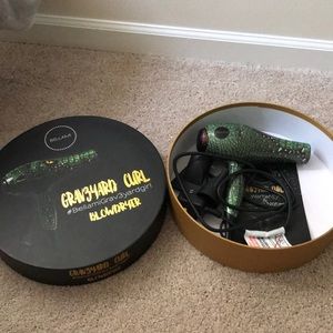 Bellami x grav3yard girl collab hairdryer!